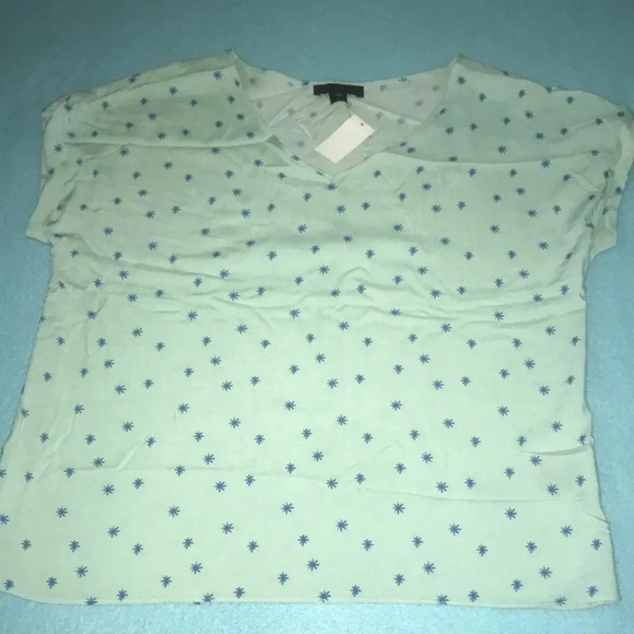 attention Tops - ATTENTION lightweight short sleeves v-neck palm tree print NWT size L